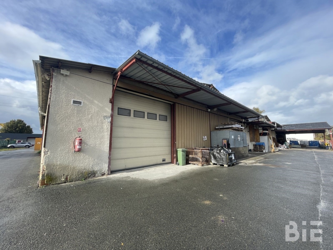 Photo 13 – Location entrepôts / activités	PESSAC (33600)