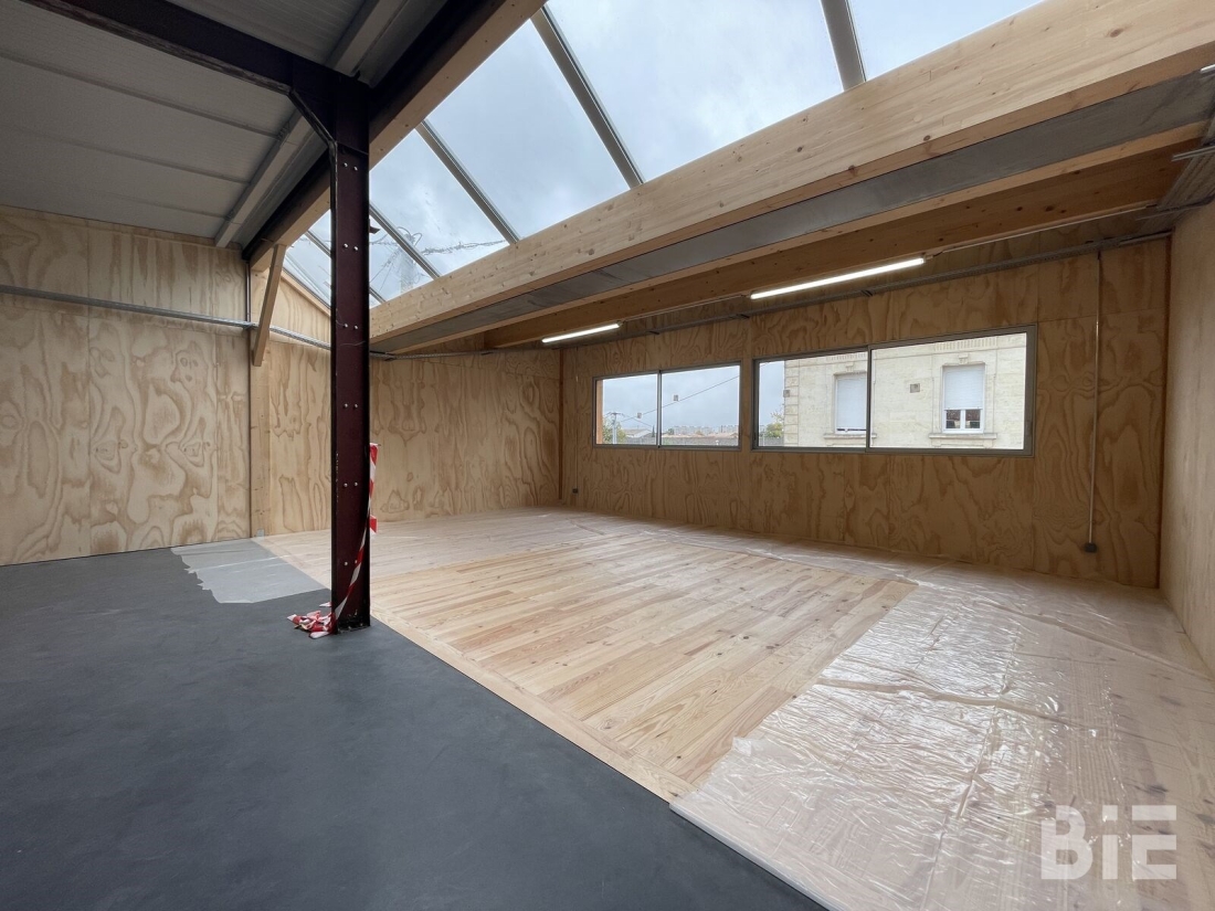 Photo 3 – Location entrepôts / activités	BEGLES (33130)