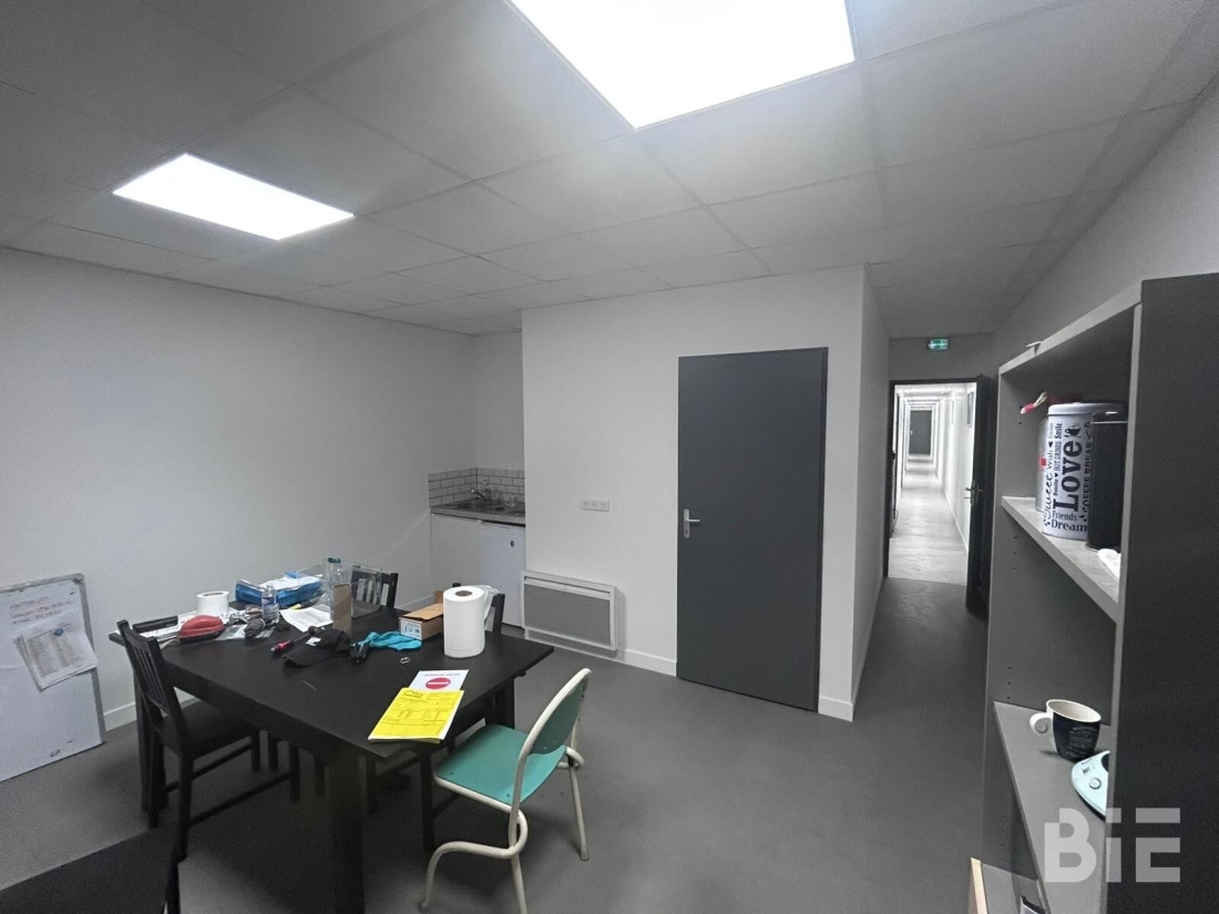 Photo 4 – Vente entrepôts / activités	SERIGNAC (82500)