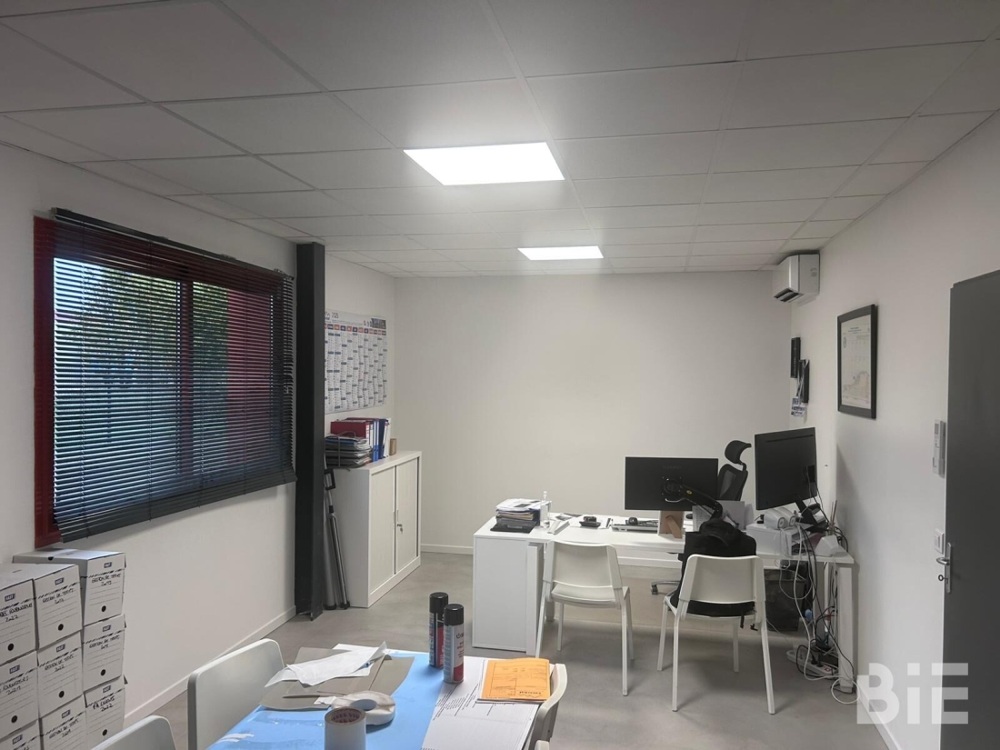 Photo 6 – Vente entrepôts / activités	SERIGNAC (82500)