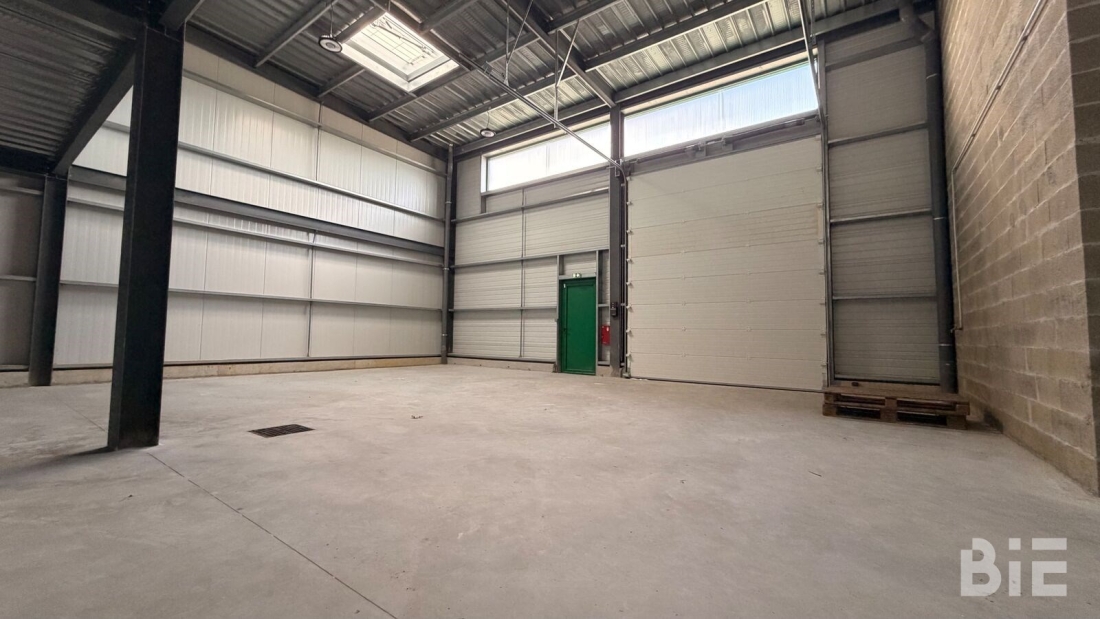 Photo 8 – Location entrepôts / activités	MIOS (33380)