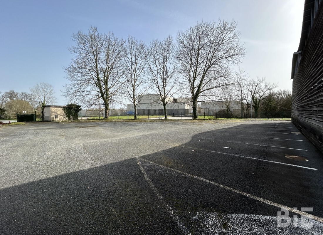 Photo 10 – Location entrepôts / activités	MERIGNAC (33700)
