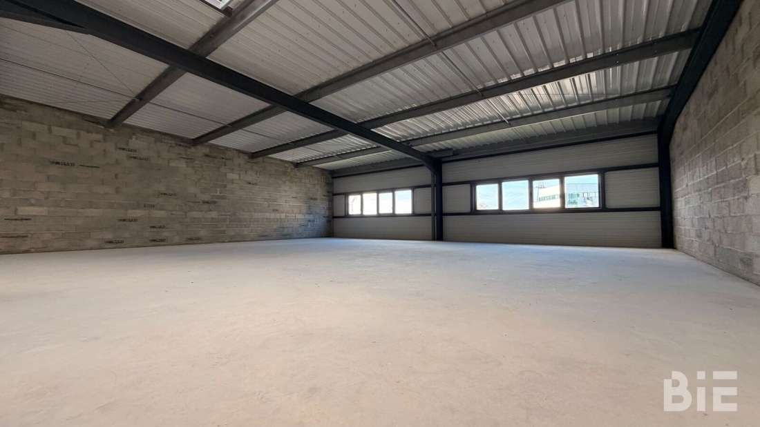 Photo 5 – Vente entrepôts / activités	ARTIGUES PRES BORDEAUX (33370)