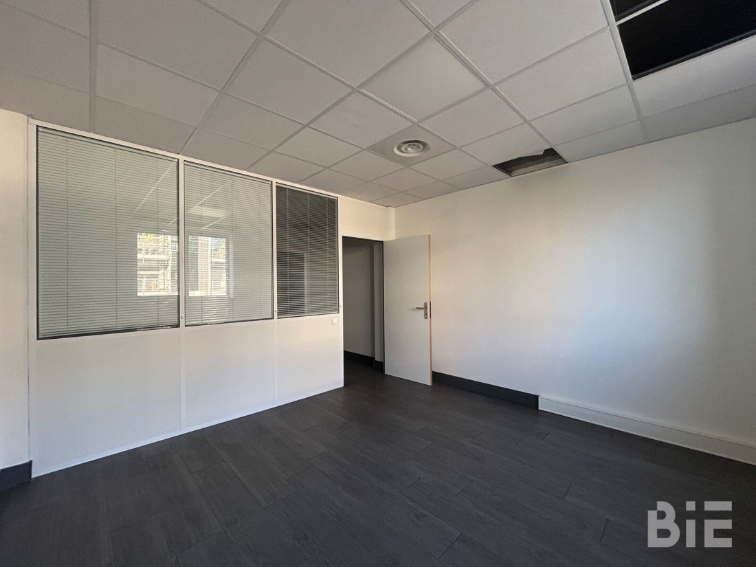 Photo 4 – Vente bureaux	MERIGNAC (33700)