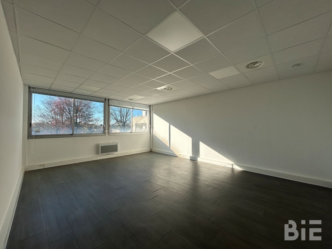 Photo 6 – Vente bureaux	MERIGNAC (33700)