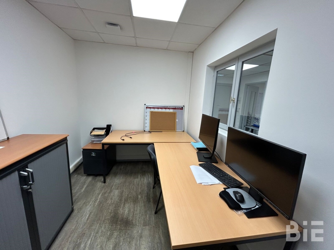 Photo 5 – Location entrepôts / activités	LE HAILLAN (33185)