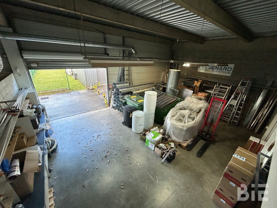 Photo 7 – Location entrepôts / activités	LE HAILLAN (33185)