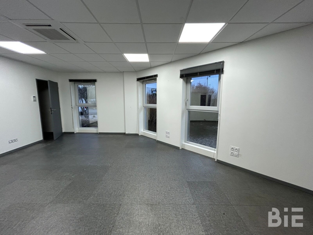 Photo 2 – Location bureaux	SAINT JEAN D'ILLAC (33127)