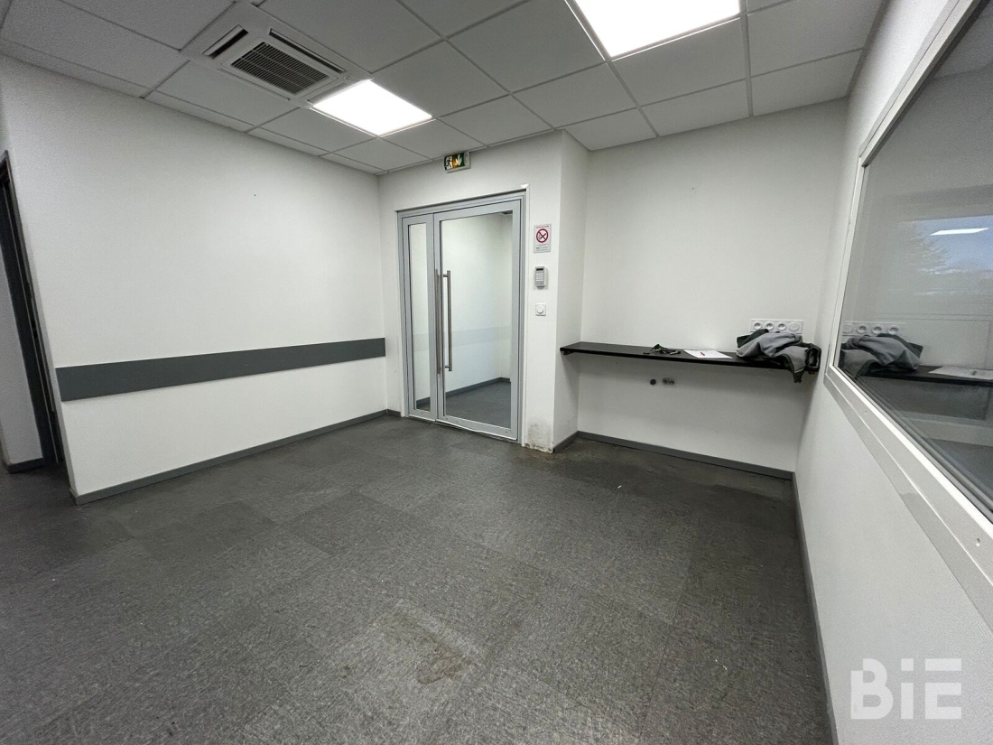 Photo 4 – Location bureaux	SAINT JEAN D'ILLAC (33127)