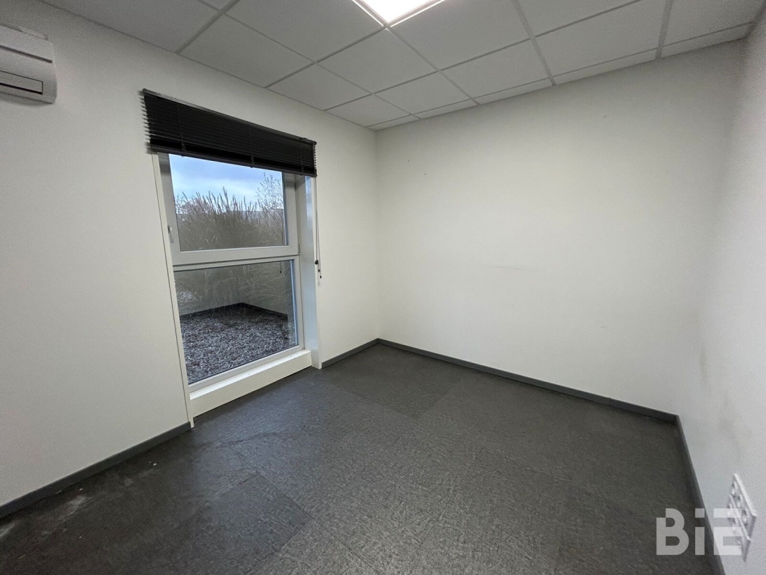 Photo 8 – Location bureaux	SAINT JEAN D'ILLAC (33127)