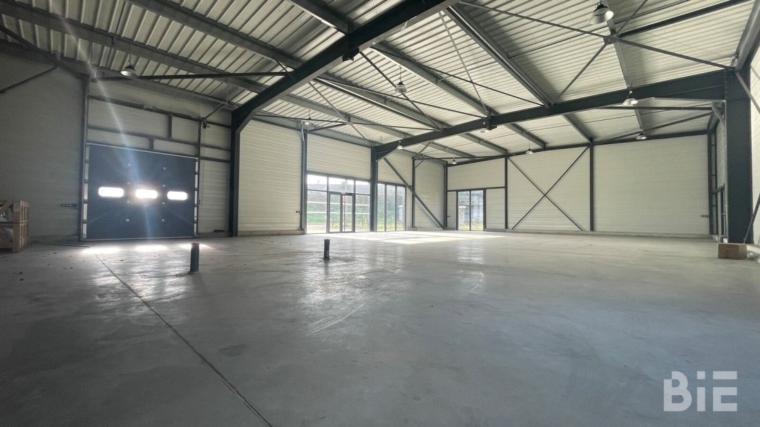 Photo 4 – Location entrepôts / activités	VILLENAVE D'ORNON (33140)