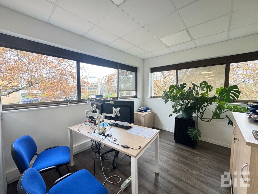 Photo 1 – Location bureaux	MERIGNAC (33700)