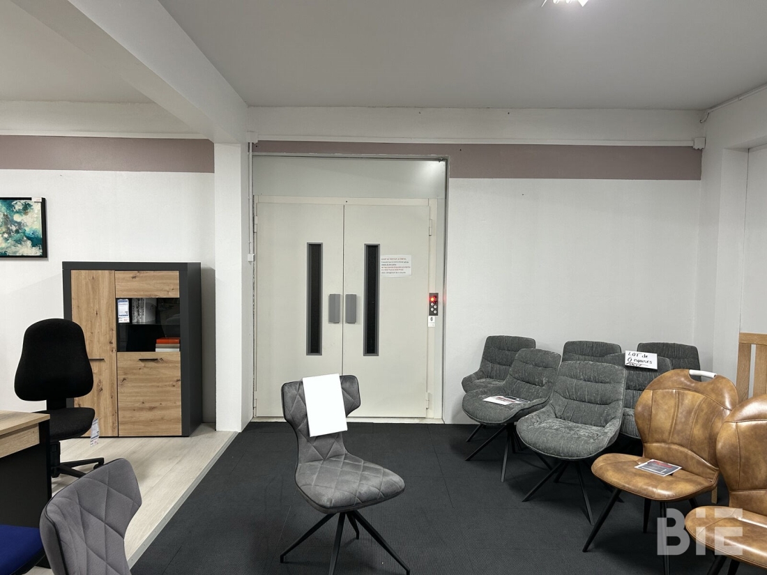 Photo 2 – Vente locaux commerciaux	SAINT MARTIN LACAUSSADE (33390)