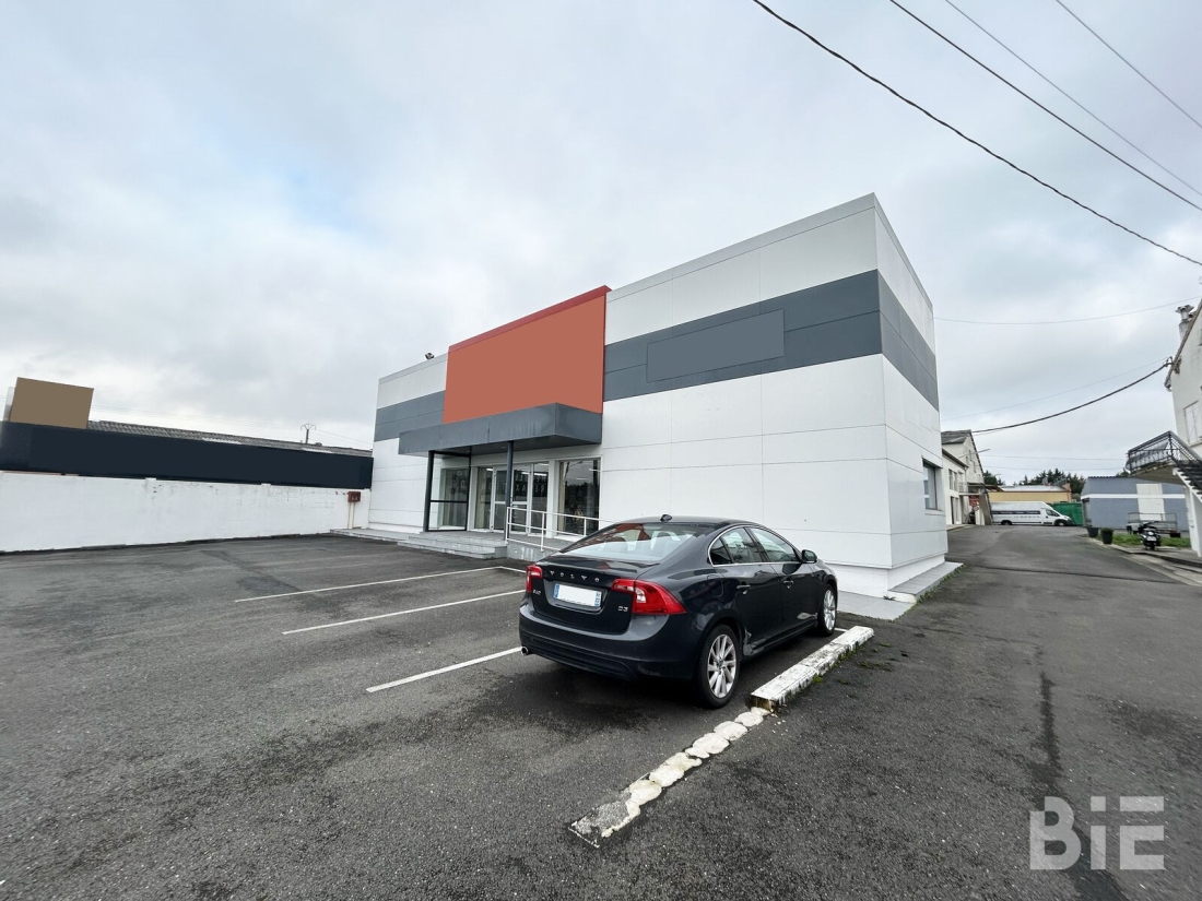 Photo 1 – Vente locaux commerciaux	SAINT MARTIN LACAUSSADE (33390)