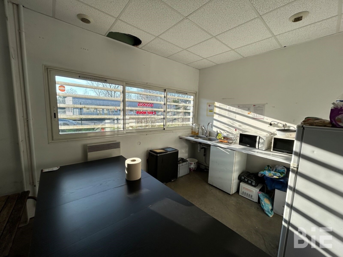 Photo 8 – Vente entrepôts / activités	BORDEAUX (33100)