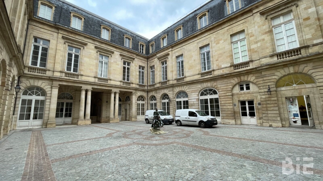 Photo 1 – Location bureaux	BORDEAUX (33000)
