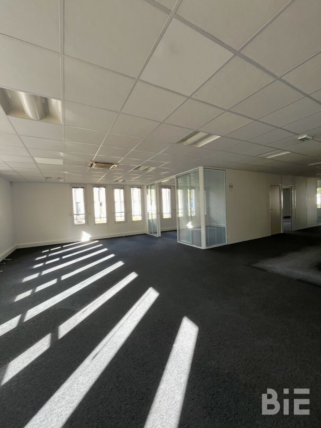 Photo 7 – Vente bureaux	BORDEAUX (33300)