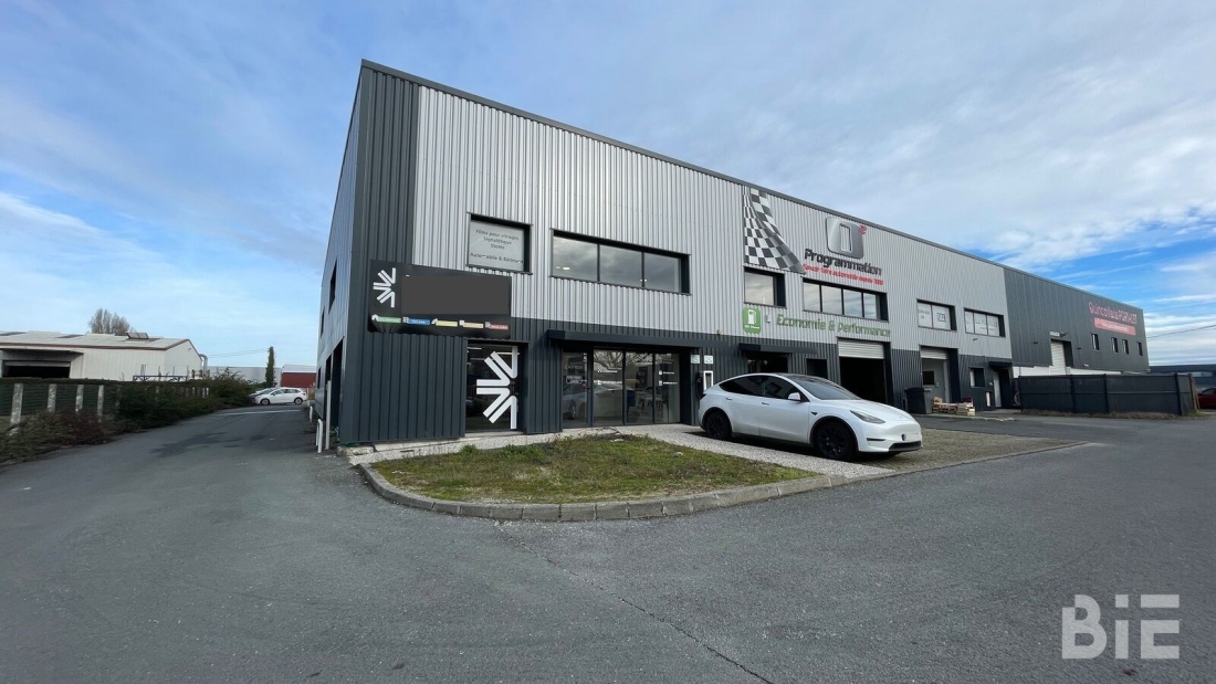 Photo 2 – Location entrepôts / activités	MERIGNAC (33700)