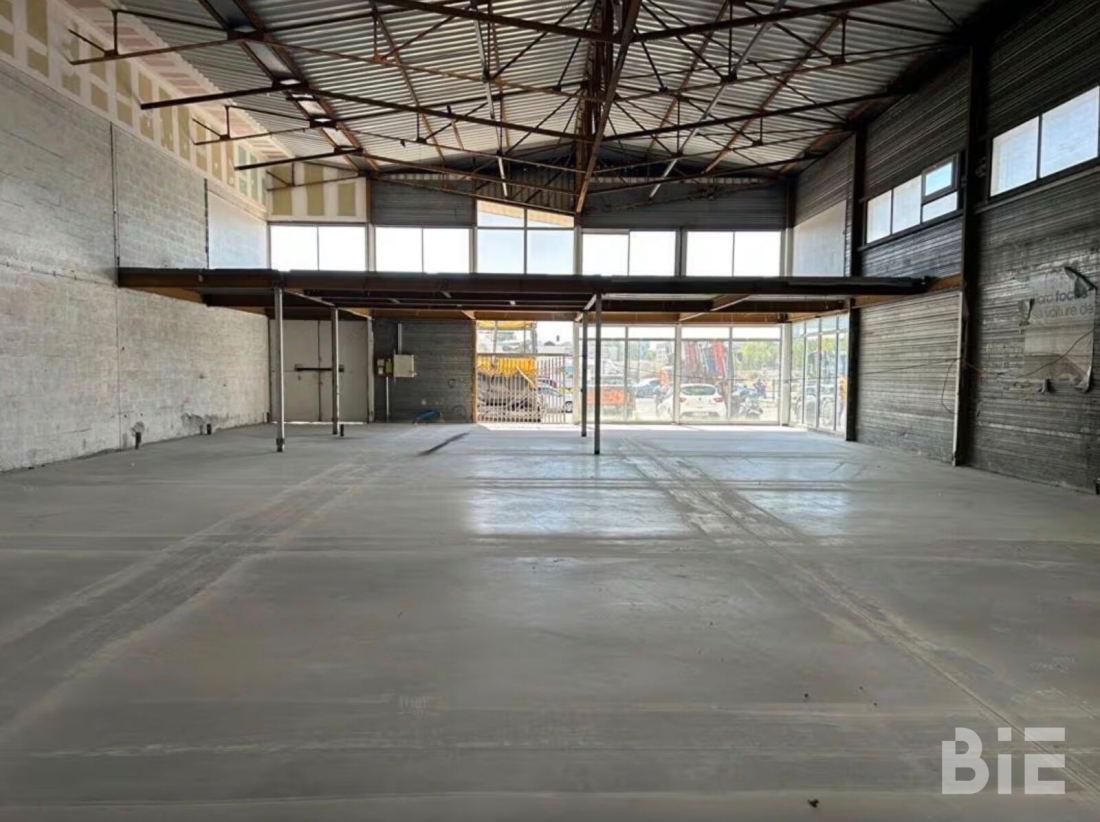 Photo 2 – Location entrepôts / activités	BORDEAUX (33300)