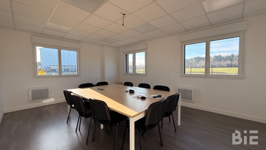 Photo 4 – Location entrepôts / activités	AILLAS (33124)