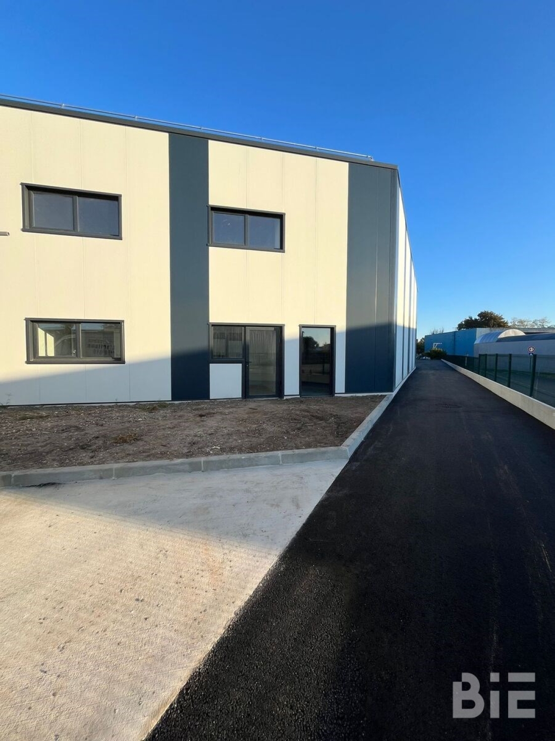 Photo 3 – Vente entrepôts / activités	BLANQUEFORT (33290)