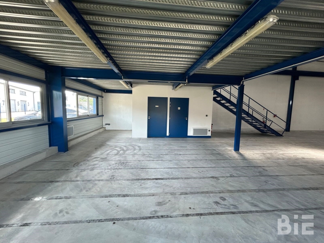 Photo 14 – Location entrepôts / activités	SAINT JEAN D'ILLAC (33127)