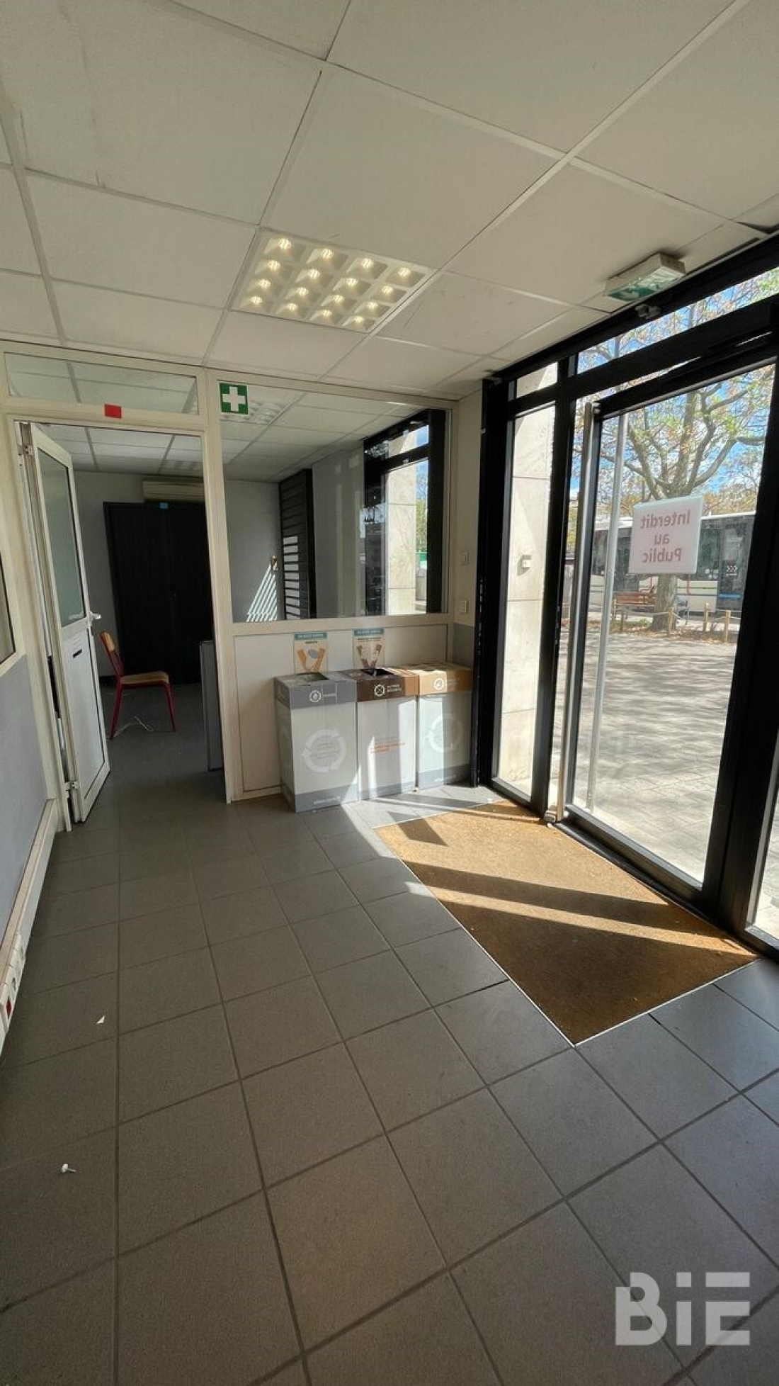 Photo 2 – Location locaux commerciaux	BORDEAUX (33100)