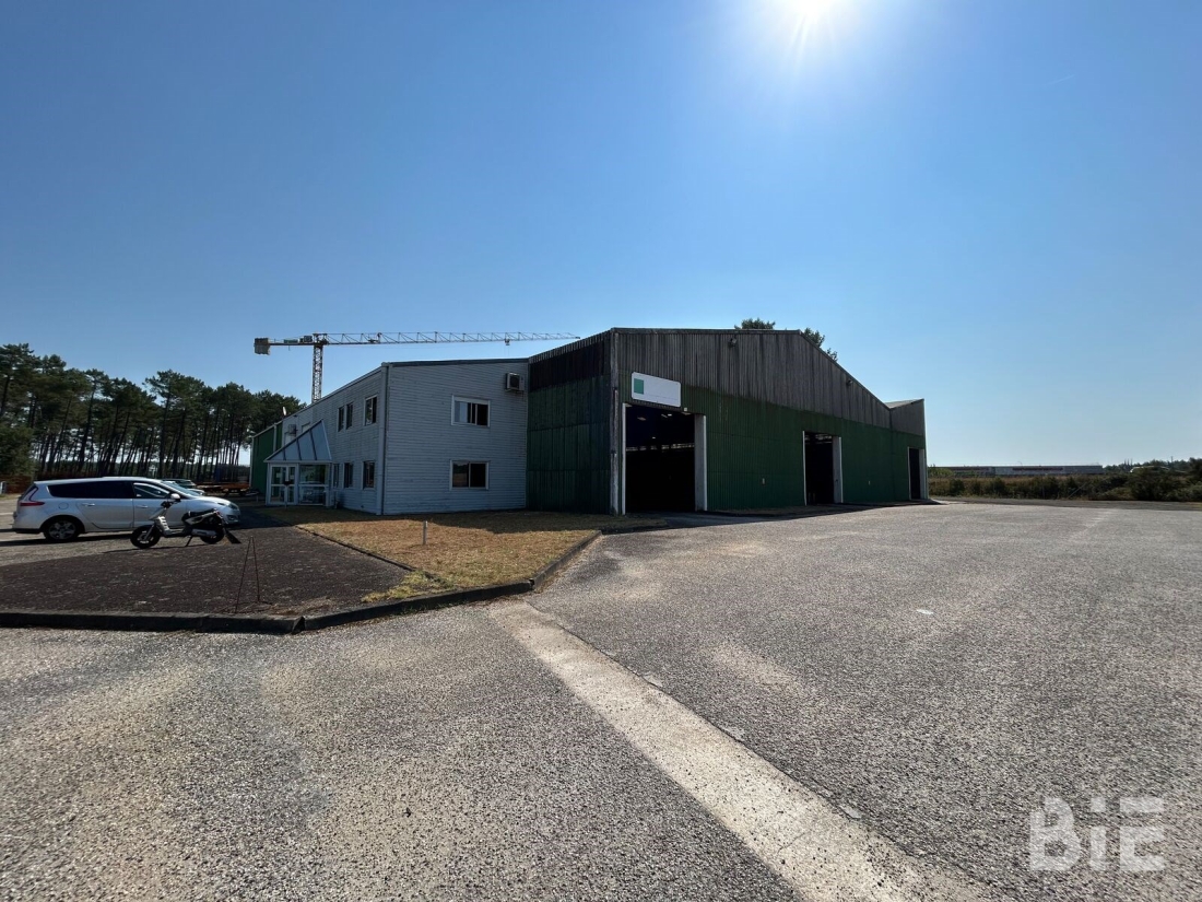 Photo 2 – Location entrepôts / activités	SAUGNACQ ET MURET (40410)