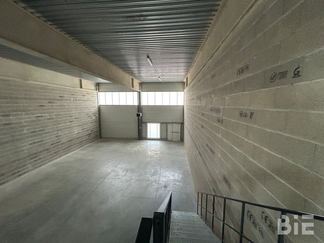 Photo 3 – Location entrepôts / activités	FLOIRAC (33270)