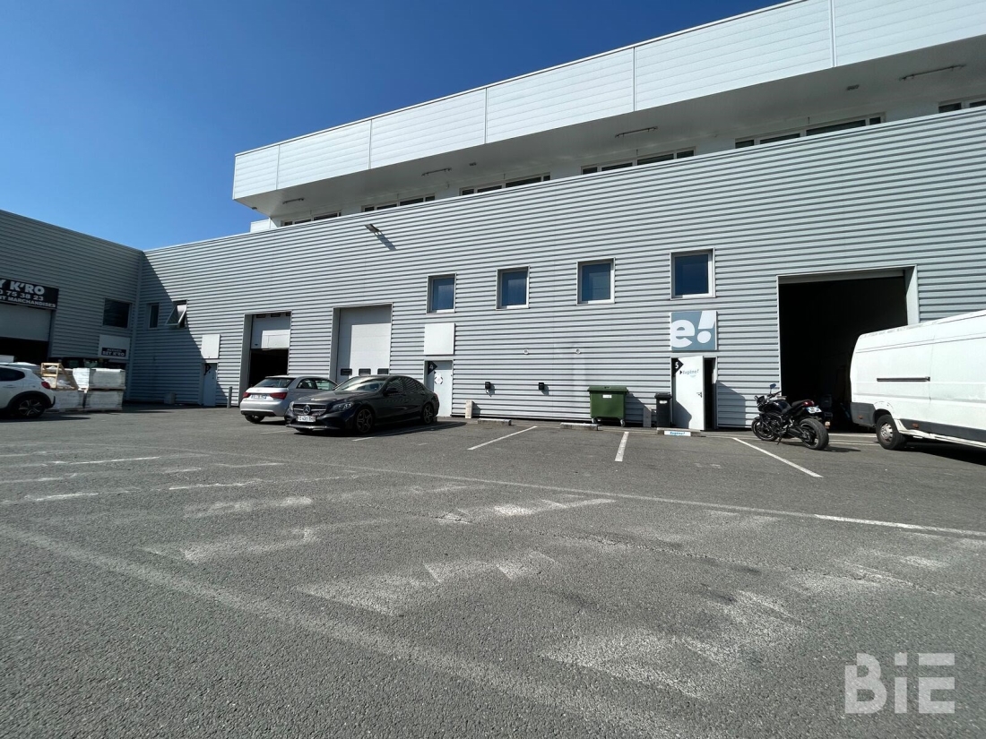 Photo 9 – Location entrepôts / activités	FLOIRAC (33270)