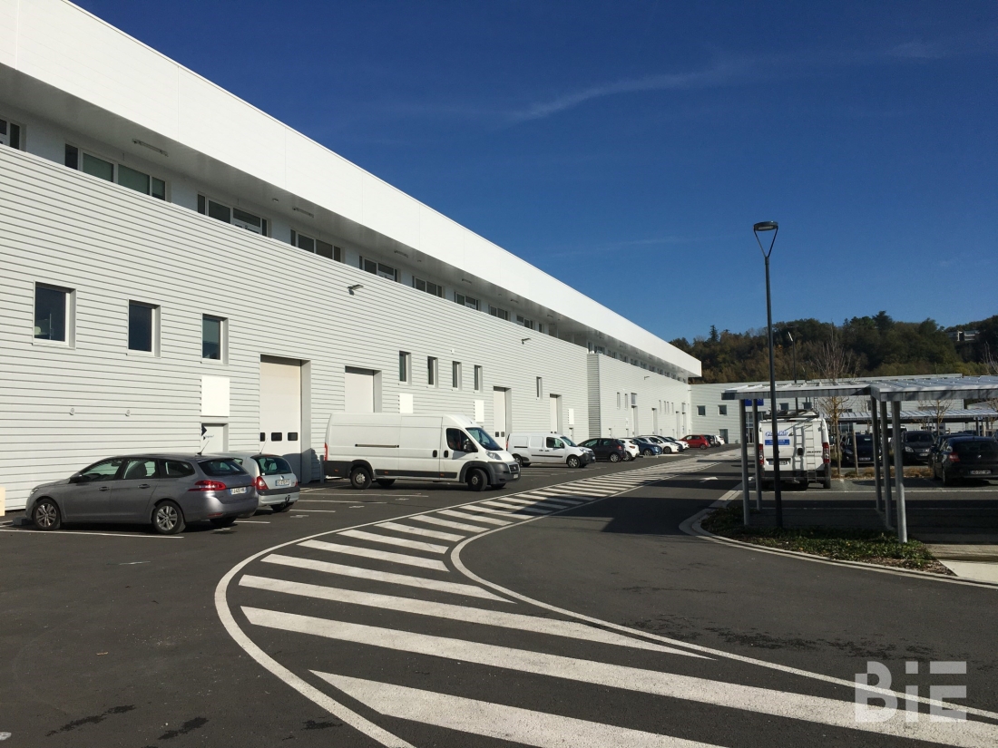 Photo 2 – Location entrepôts / activités	FLOIRAC (33270)