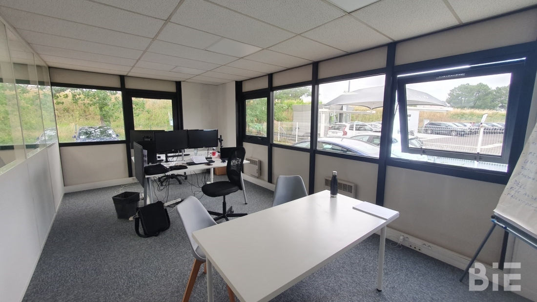 Photo 2 – Location bureaux	MERIGNAC (33700)