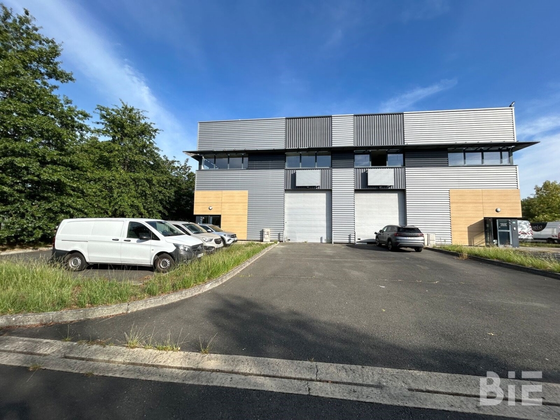 Photo 2 – Location entrepôts / activités	SAINT JEAN D'ILLAC (33127)