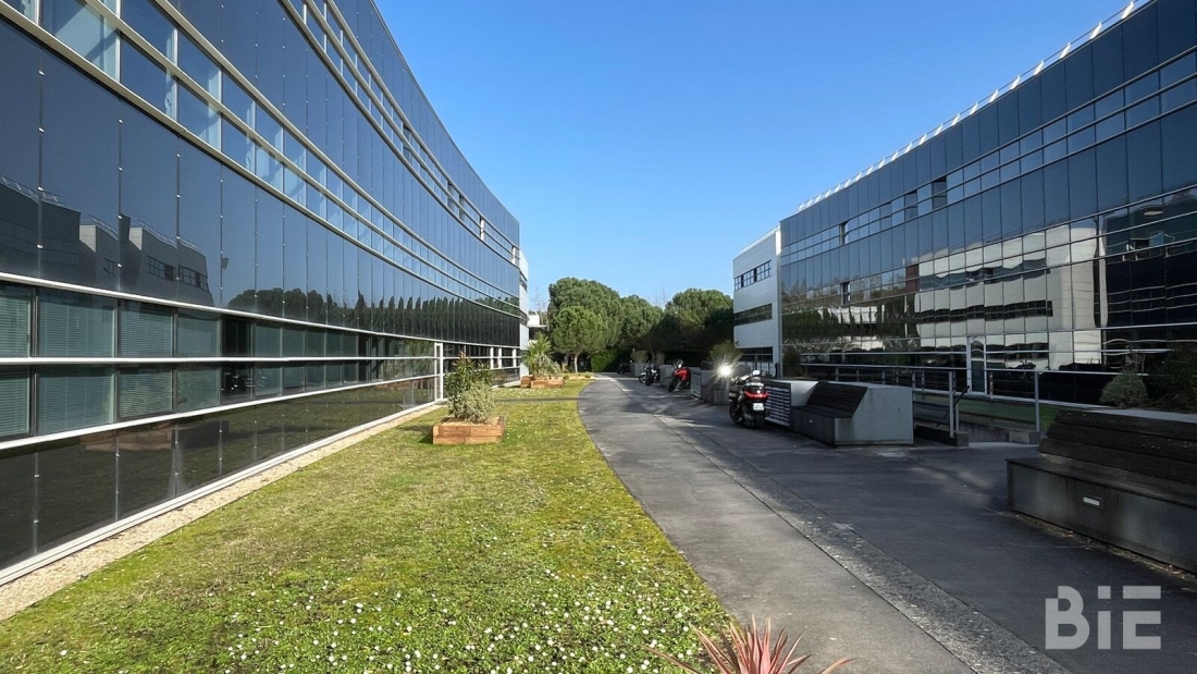 Photo 2 – Location bureaux	MERIGNAC (33700)
