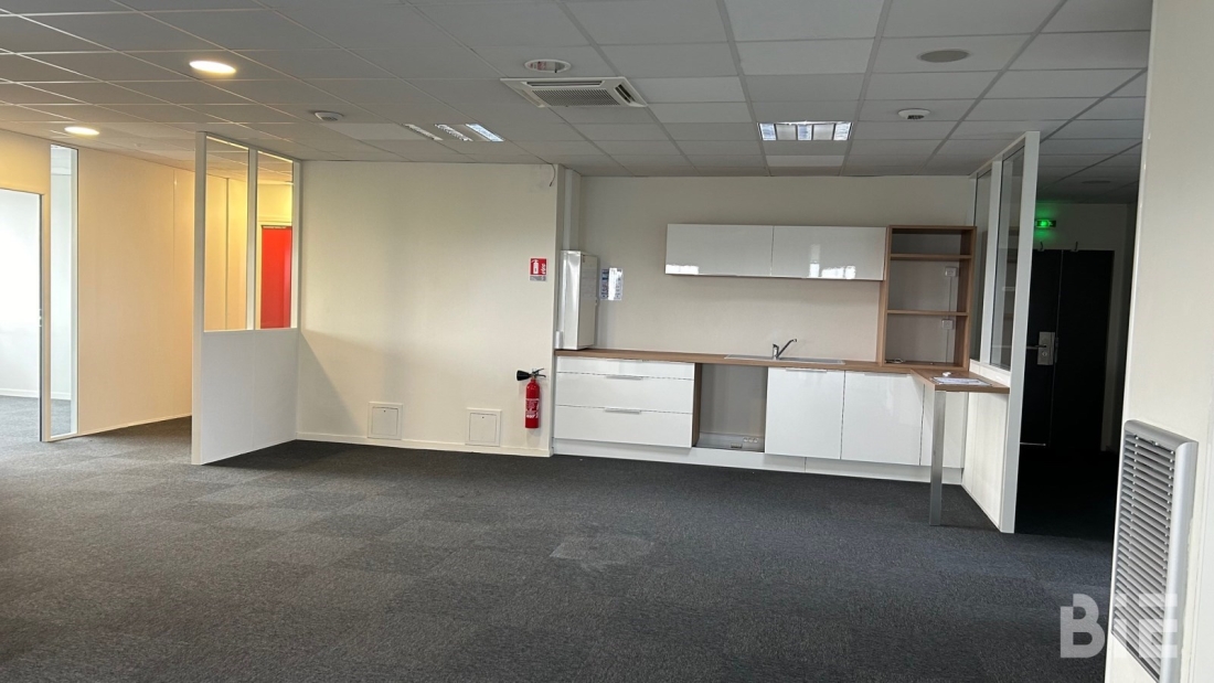 Photo 3 – Location bureaux	LORMONT (33310)