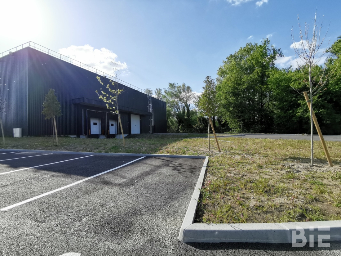 Photo 3 – Location entrepôts / activités	AMBARES ET LAGRAVE (33440)