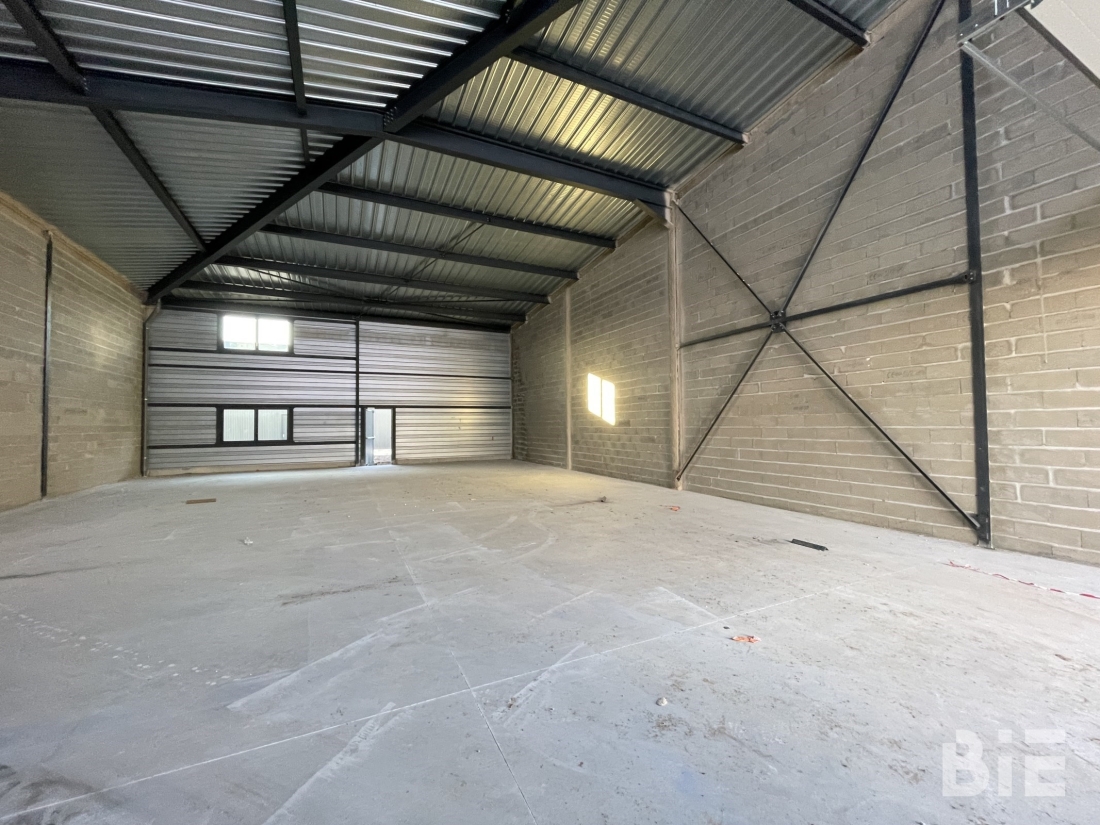 Photo 4 – Location entrepôts / activités	MERIGNAC (33700)