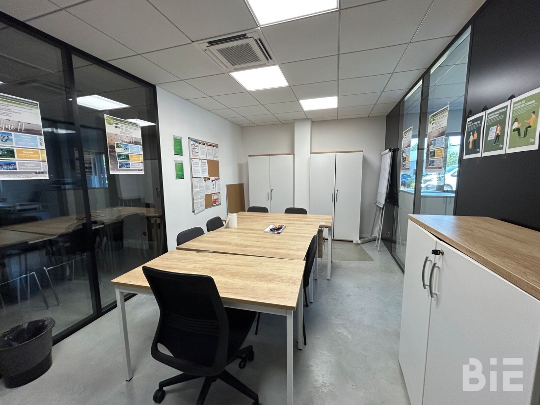 Photo 7 – Location entrepôts / activités	MERIGNAC (33700)