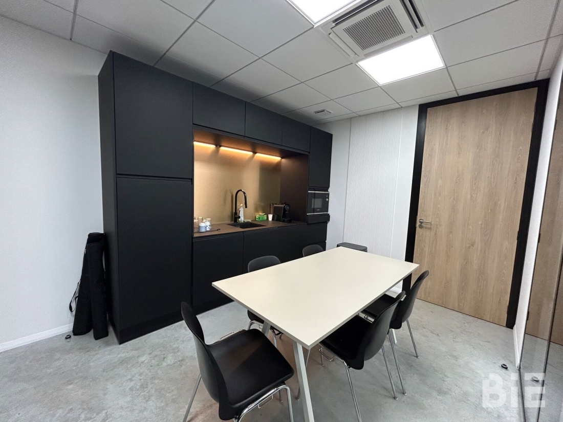 Photo 8 – Location entrepôts / activités	MERIGNAC (33700)