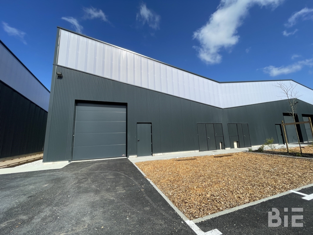 Photo 1 – Location entrepôts / activités	MERIGNAC (33700)
