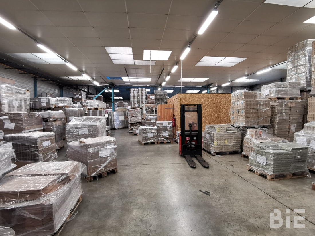 Photo 5 – Location entrepôts / activités	POMPIGNAC (33370)