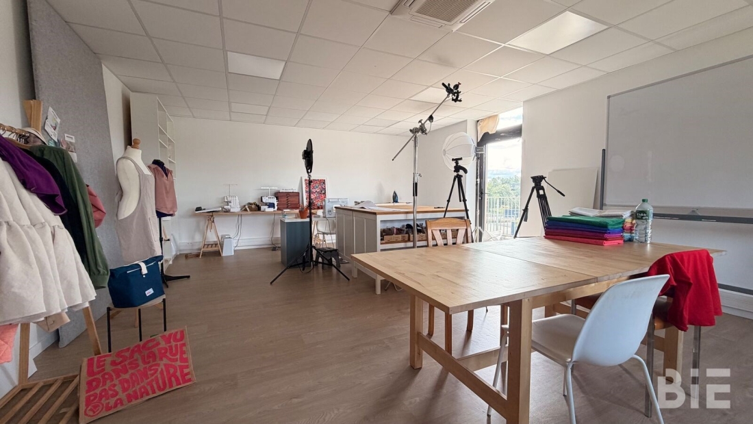 Photo 8 – Vente entrepôts / activités	AUDENGE (33980)