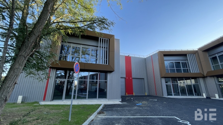 Photo 1 – Location entrepôts / activités	TRESSES (33370)