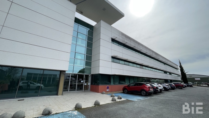 Photo 1 – Location bureaux	BRUGES (33520)