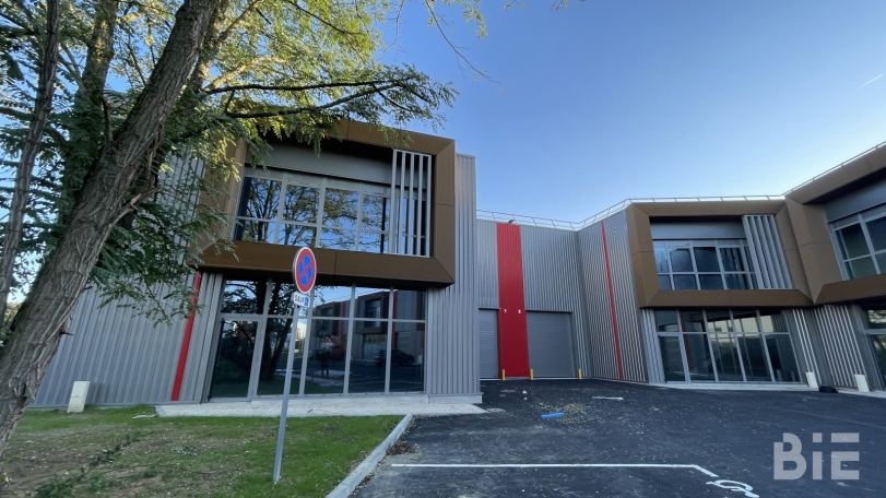 Photo 1 – Location entrepôts / activités	TRESSES (33370)