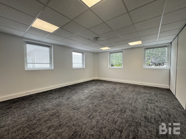 Photo 1 – Location bureaux	MERIGNAC (33700)