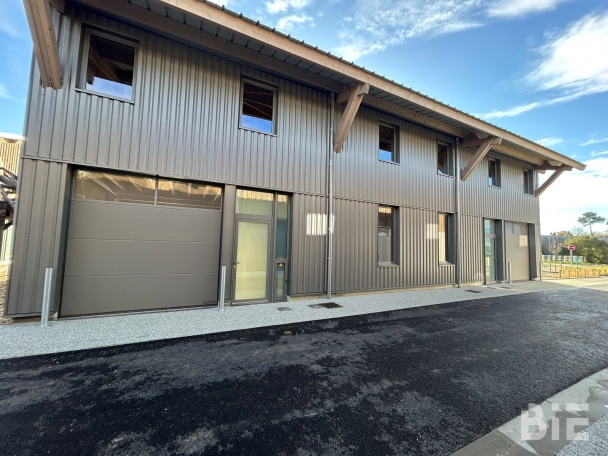 Photo 1 – Vente entrepôts / activités	LE HAILLAN (33185)