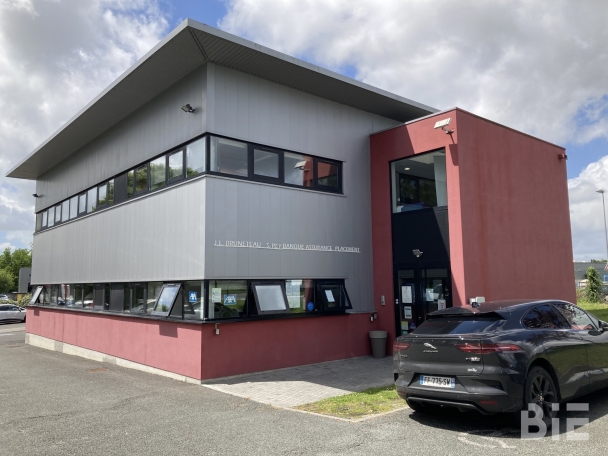 Photo 1 – Location bureaux	VILLENAVE D'ORNON (33140)