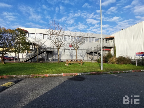 Photo 1 – Location bureaux	CARBON BLANC (33560)