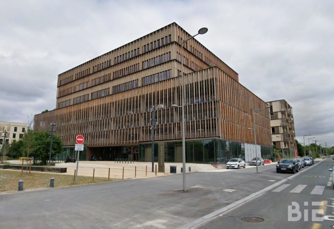 Photo 1 – Location locaux commerciaux	BRUGES (33520)
